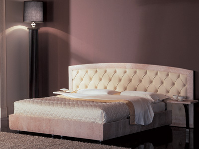 Pareti a righe gialle Pittura camera da letto lilla